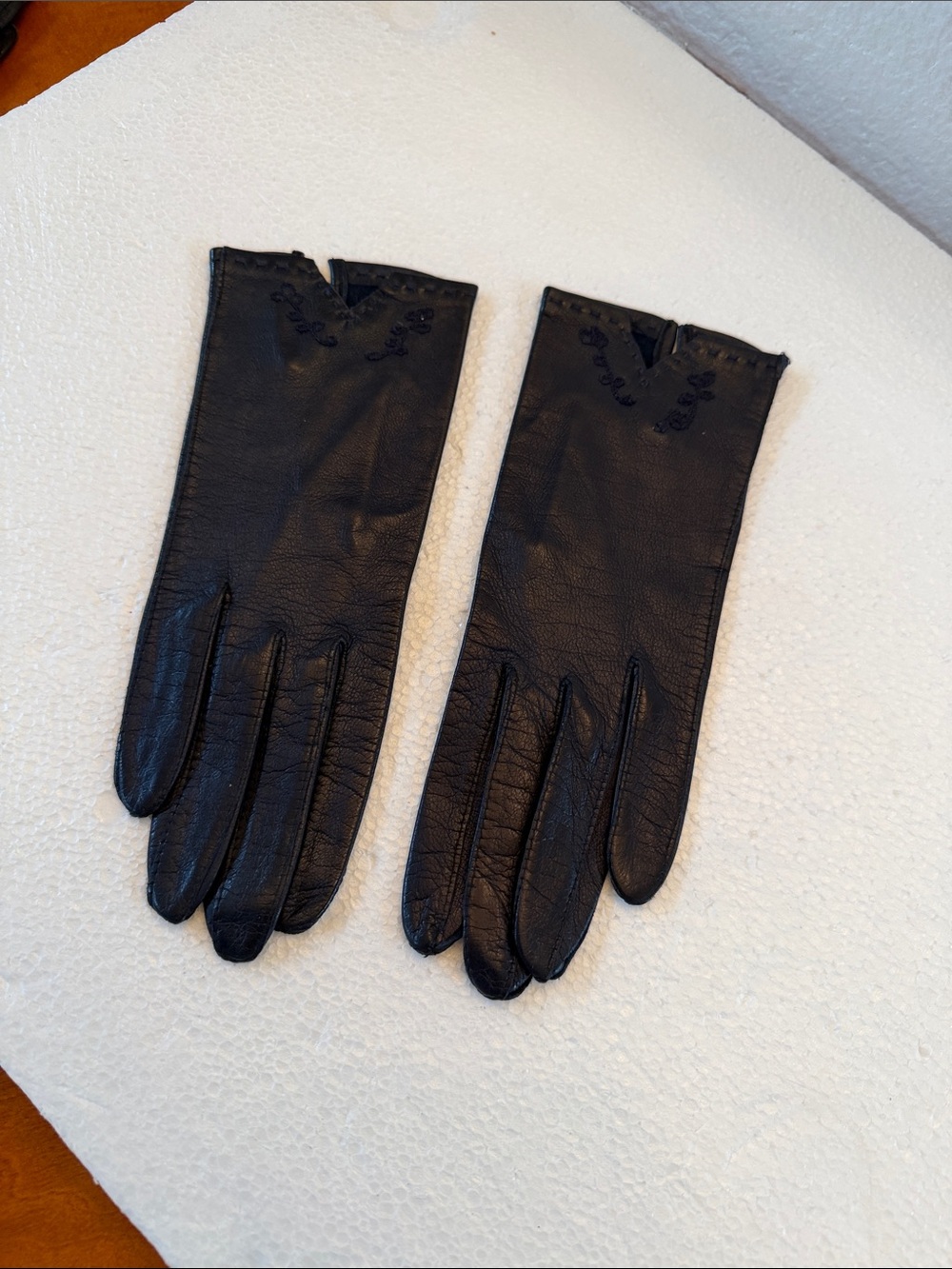 Vintage Classic Black softest Leather Women's Dress Gloves small